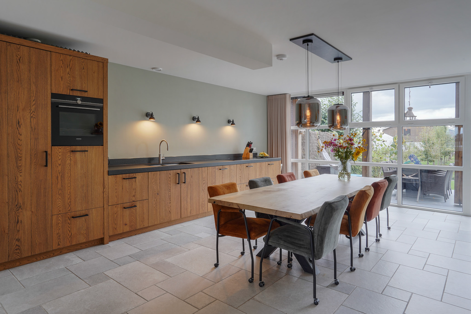 02b72c74-1f3b-4a50-a6d4-c96b5bbf66f8_rw_1920