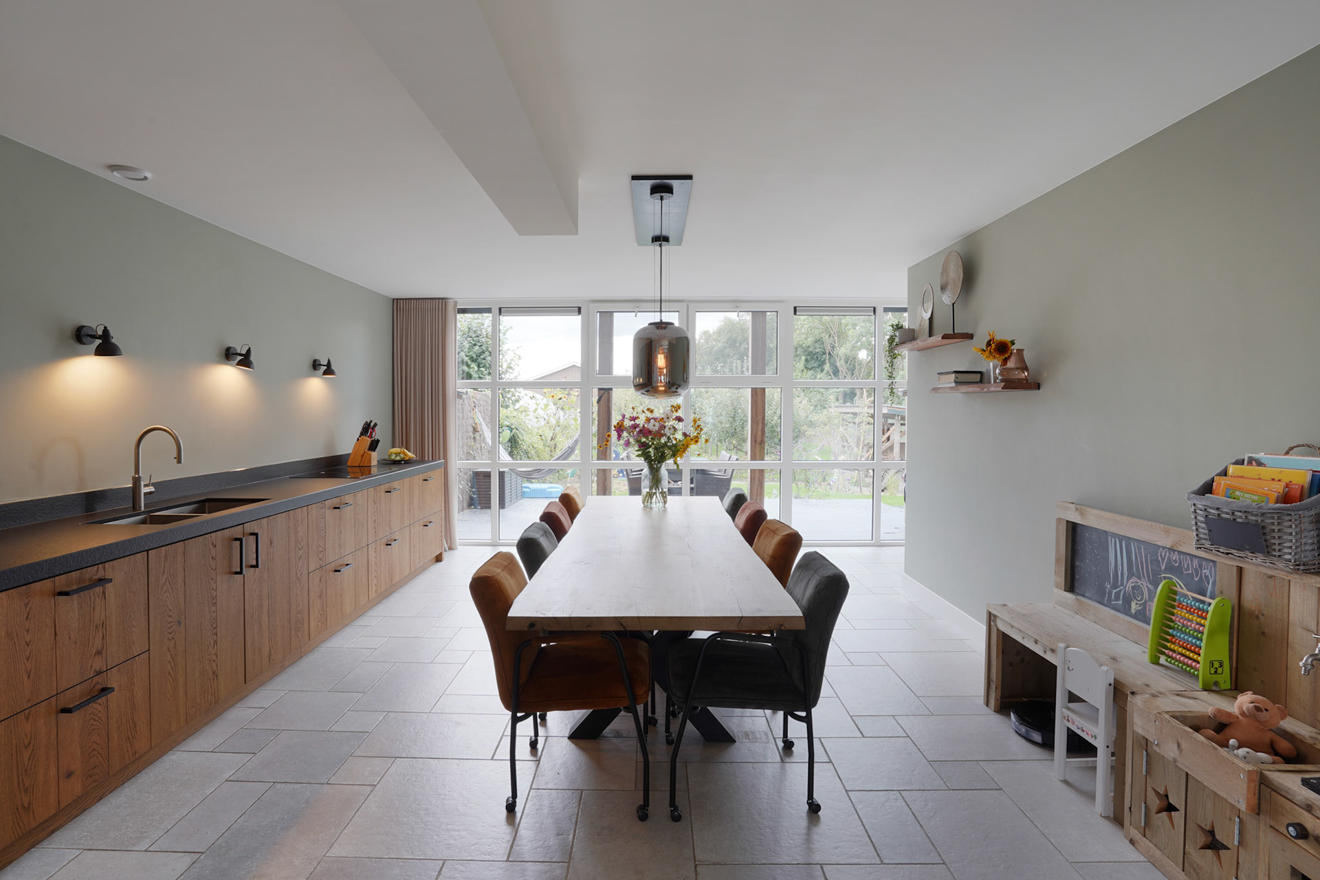 0eb657b6-7265-4c95-bff3-dae09aa35f28_rw_1920